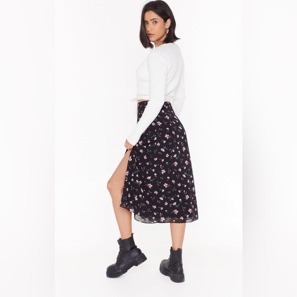 NASTY GAL - Plant Believe It Floral Midi Skirt - Picture 1 of 2